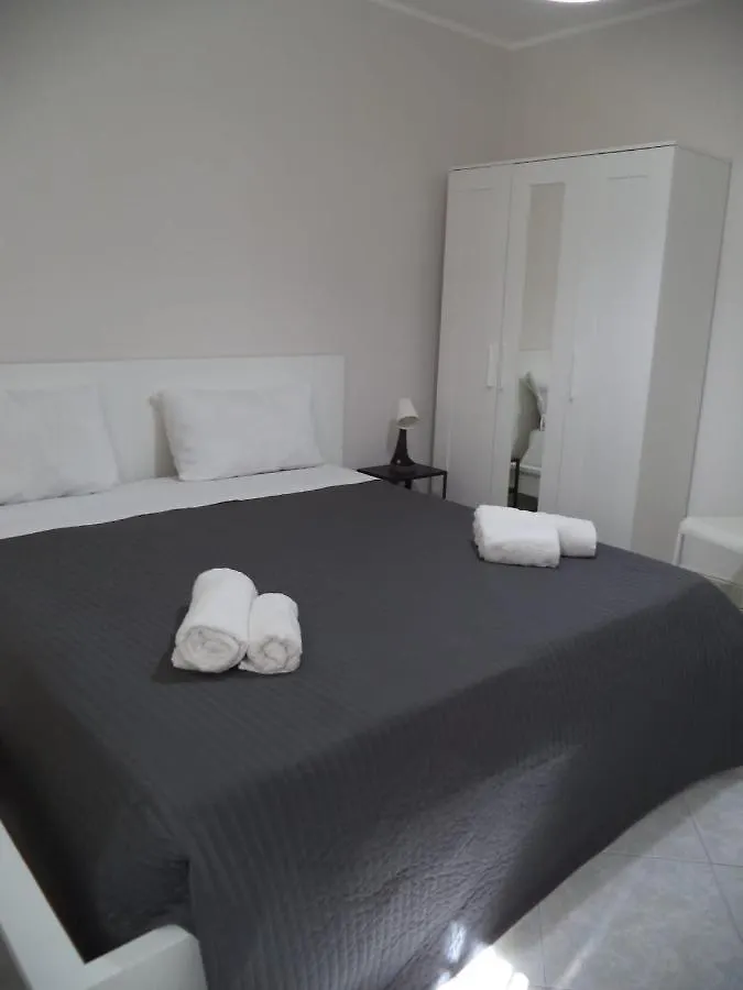 Locami Holiday &Houserooms Street Mendola 78 Bed & Breakfast